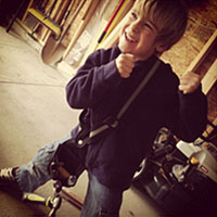 Notice the over sized tool belt?